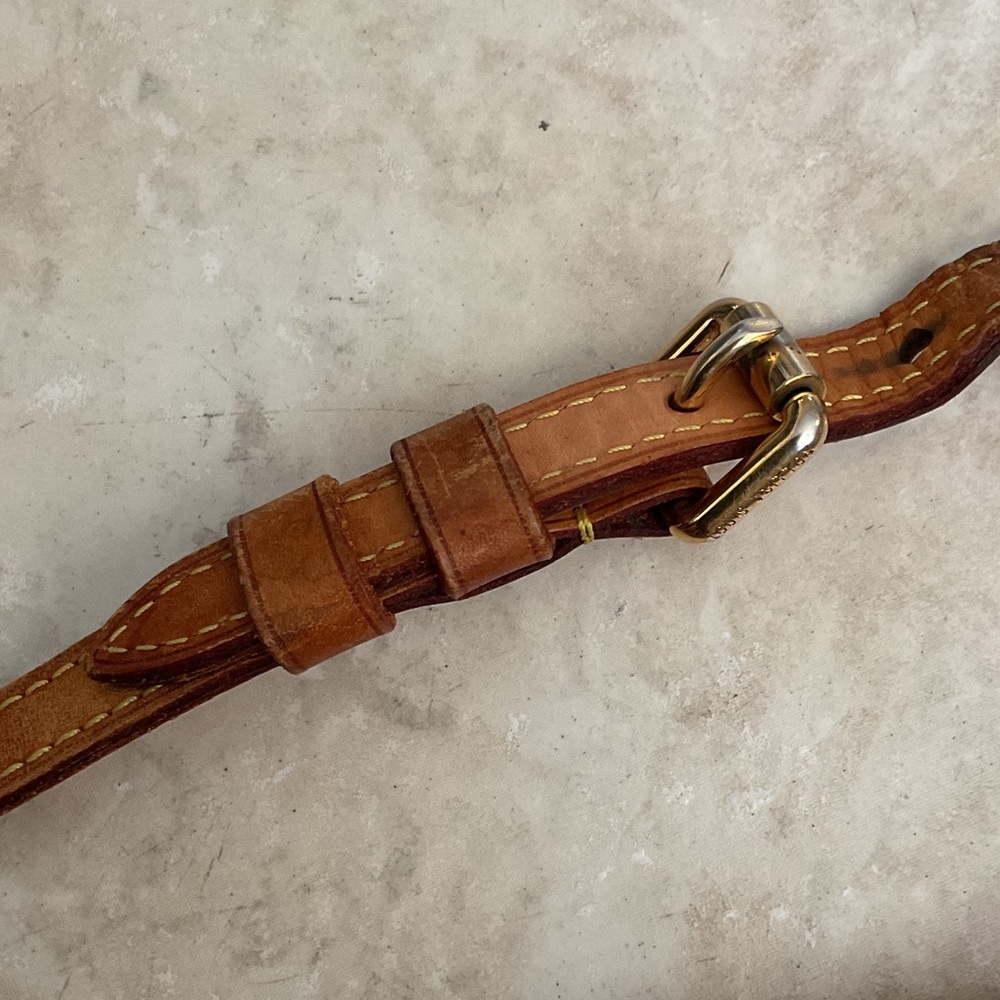 Louis Vuitton Vachetta Leather Adjustable Strap in Tan Brown with Gold Hardware - Picture 4 of 10